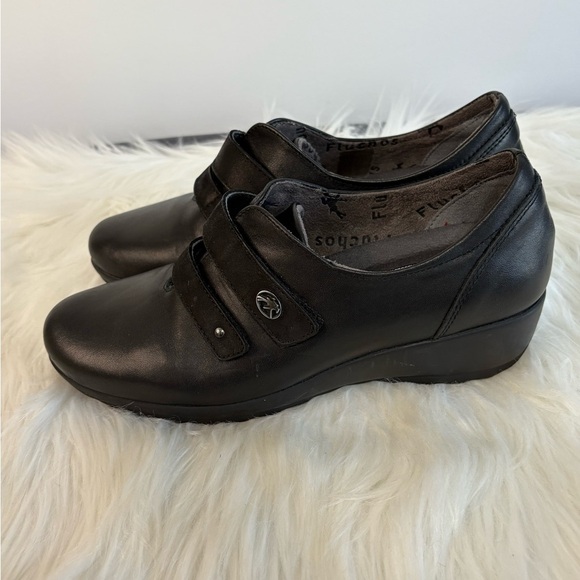 Elegant Black Leather Loafers - Picture 7 of 11